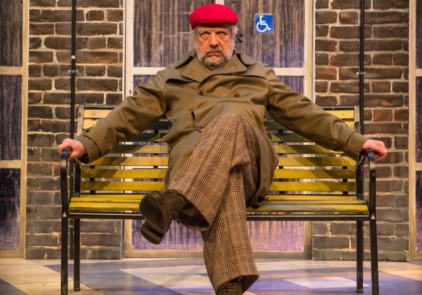 comedie-sur-un-quai-de-gare-festival-avignon-theatre-du-chene-noir